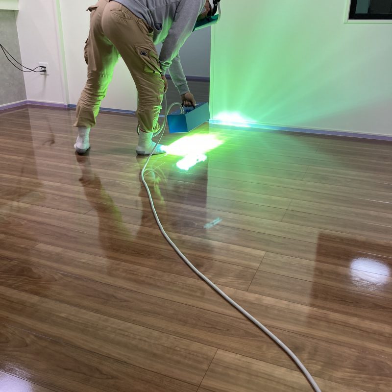 UVコーティング施工実績【埼玉県朝霞市】UV照射①