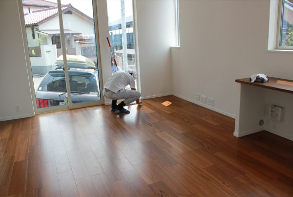 フロアコーティング施工前事前清掃