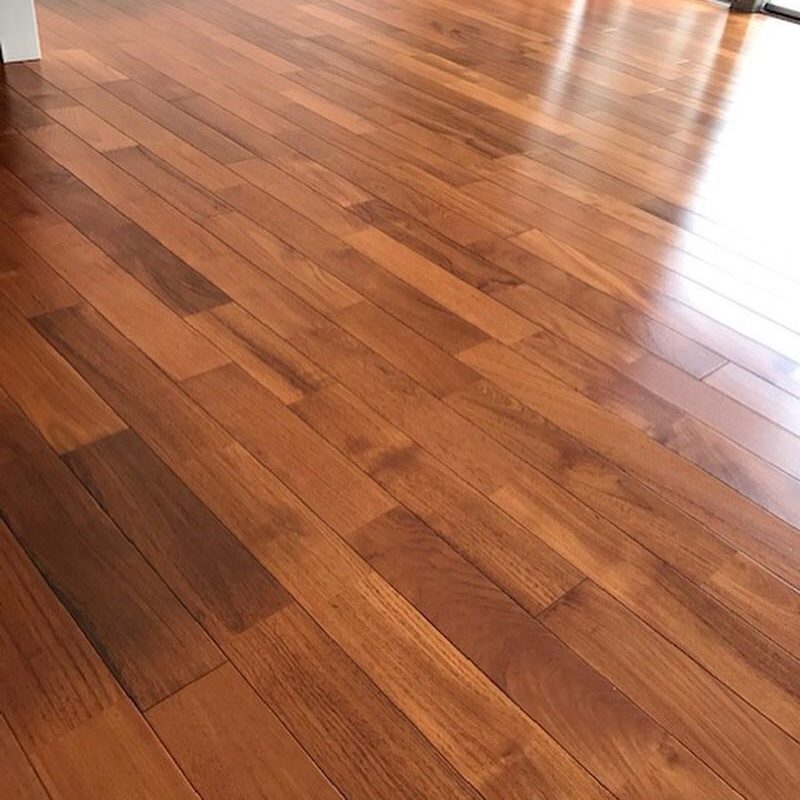 無機ガラスコーティングとは フローリングへの施工後(数日経過)の写真