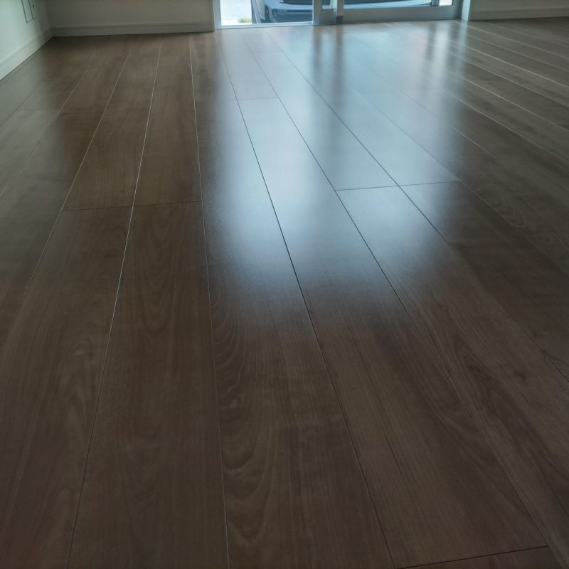 茶色系フローリング プレミアムコート(ガラスコーティング)施工後