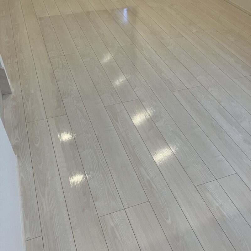 大建工業 ルームアート ネオホワイト ※シートフロア プレミアムコート(ガラスコーティング)施工後